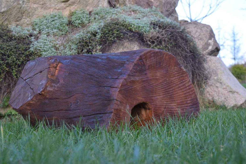 igelburg aus holz fuer spieplatz