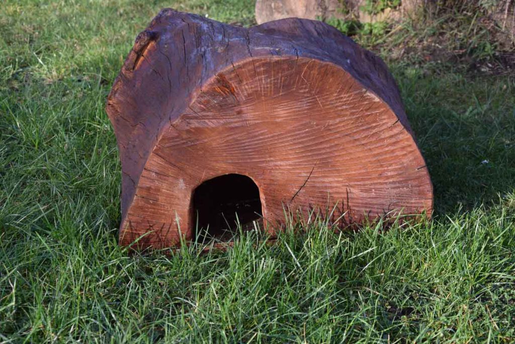 igelburg aus holz fuer spieplatz