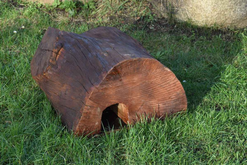 igelburg aus holz fuer spieplatz